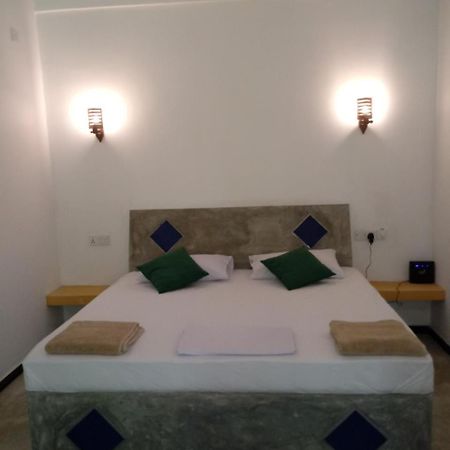 Unawatuna Backpacker Lodge Buitenkant foto