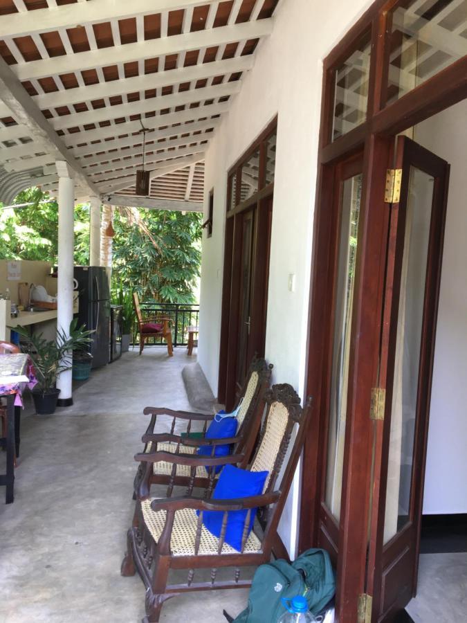 Unawatuna Backpacker Lodge Buitenkant foto