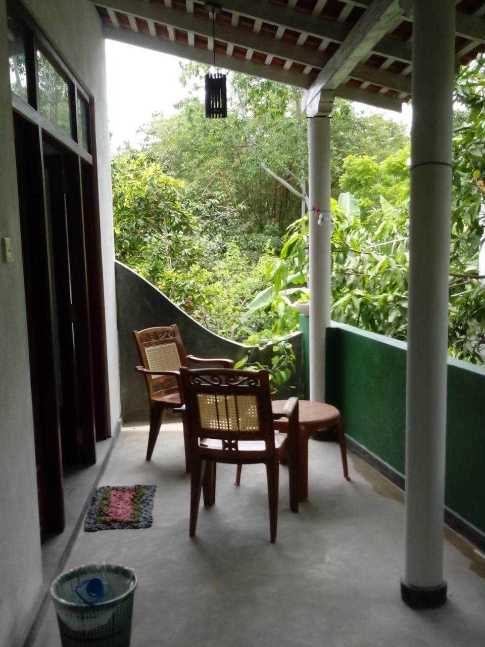 Unawatuna Backpacker Lodge Buitenkant foto