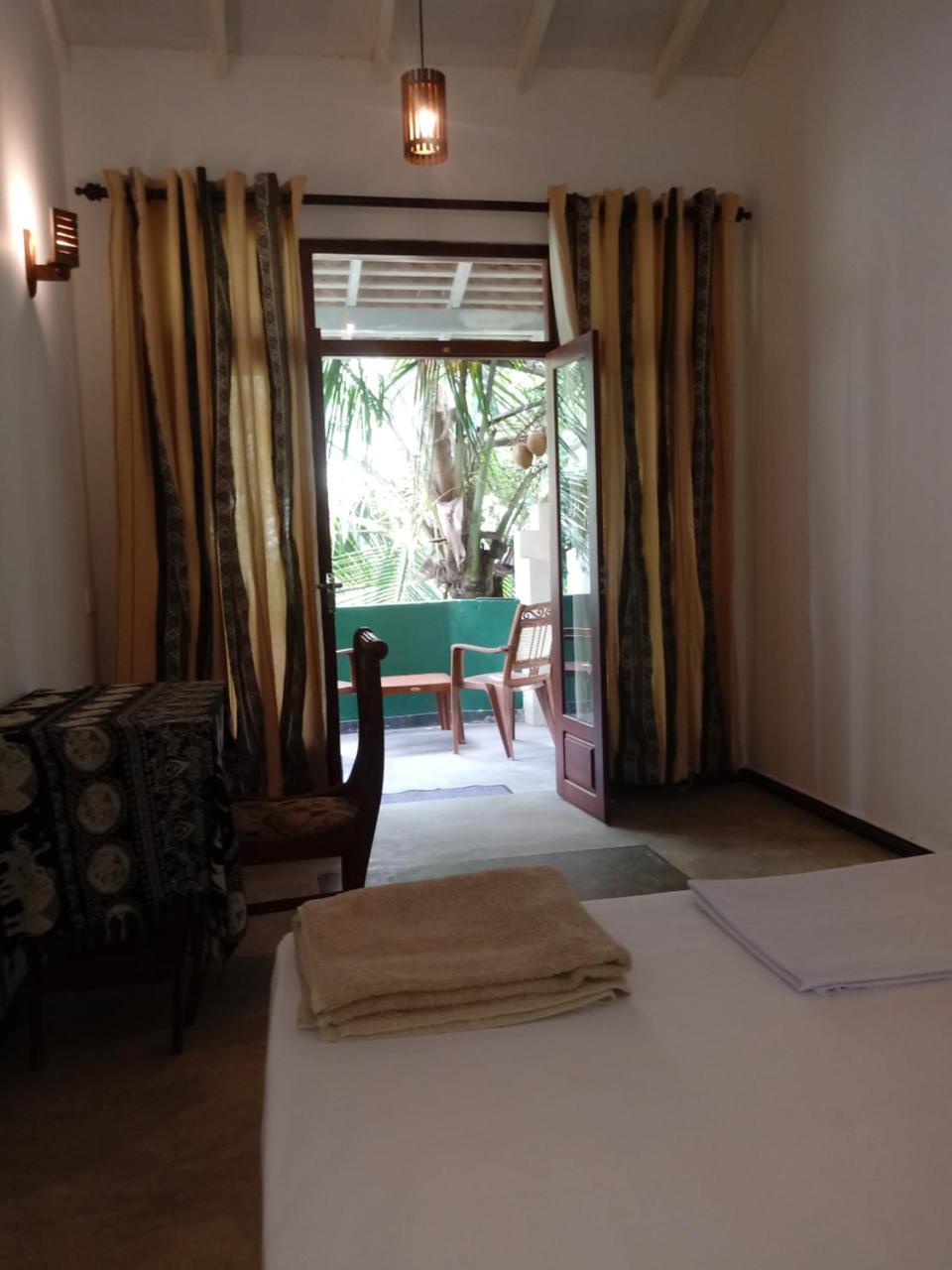 Unawatuna Backpacker Lodge Buitenkant foto