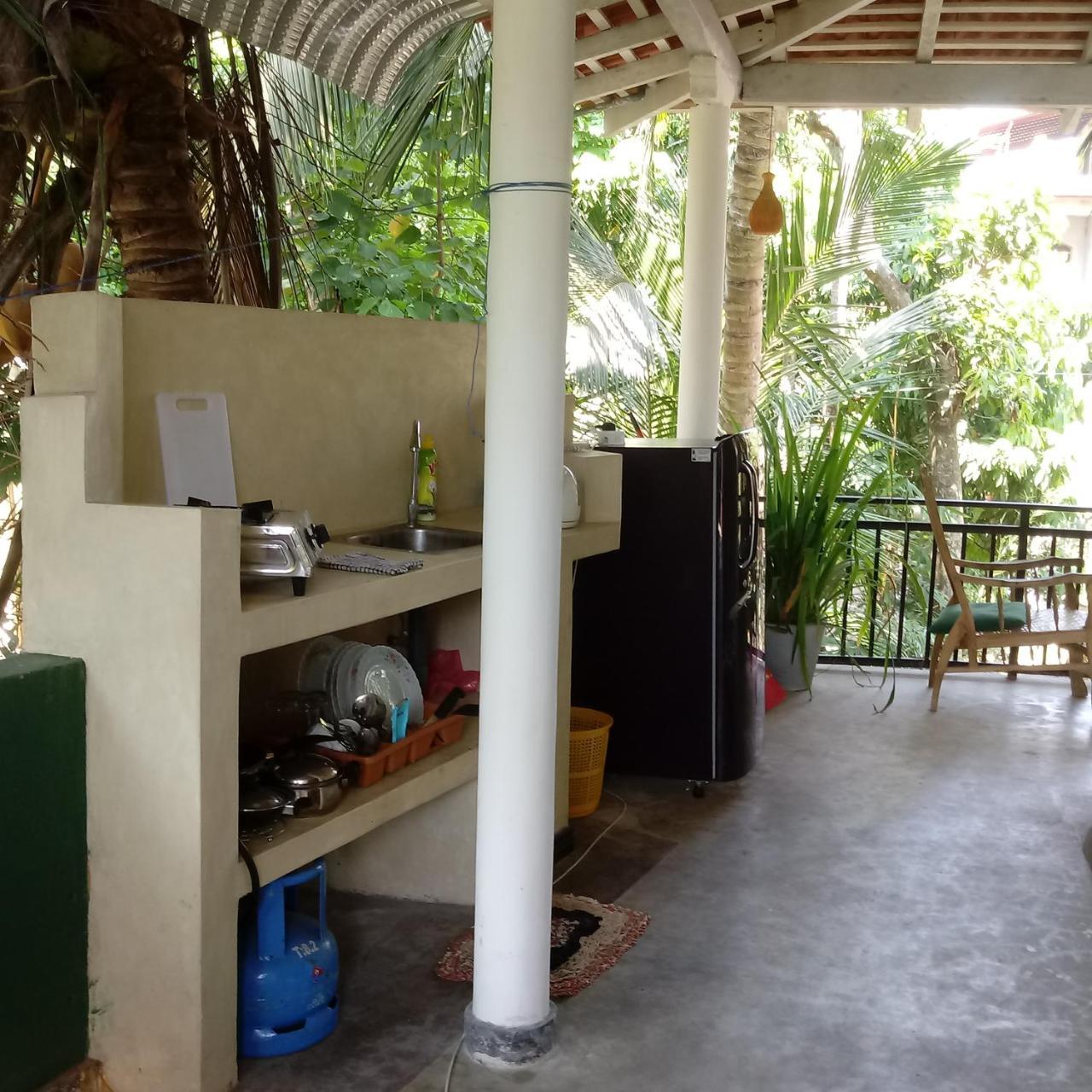 Unawatuna Backpacker Lodge Buitenkant foto
