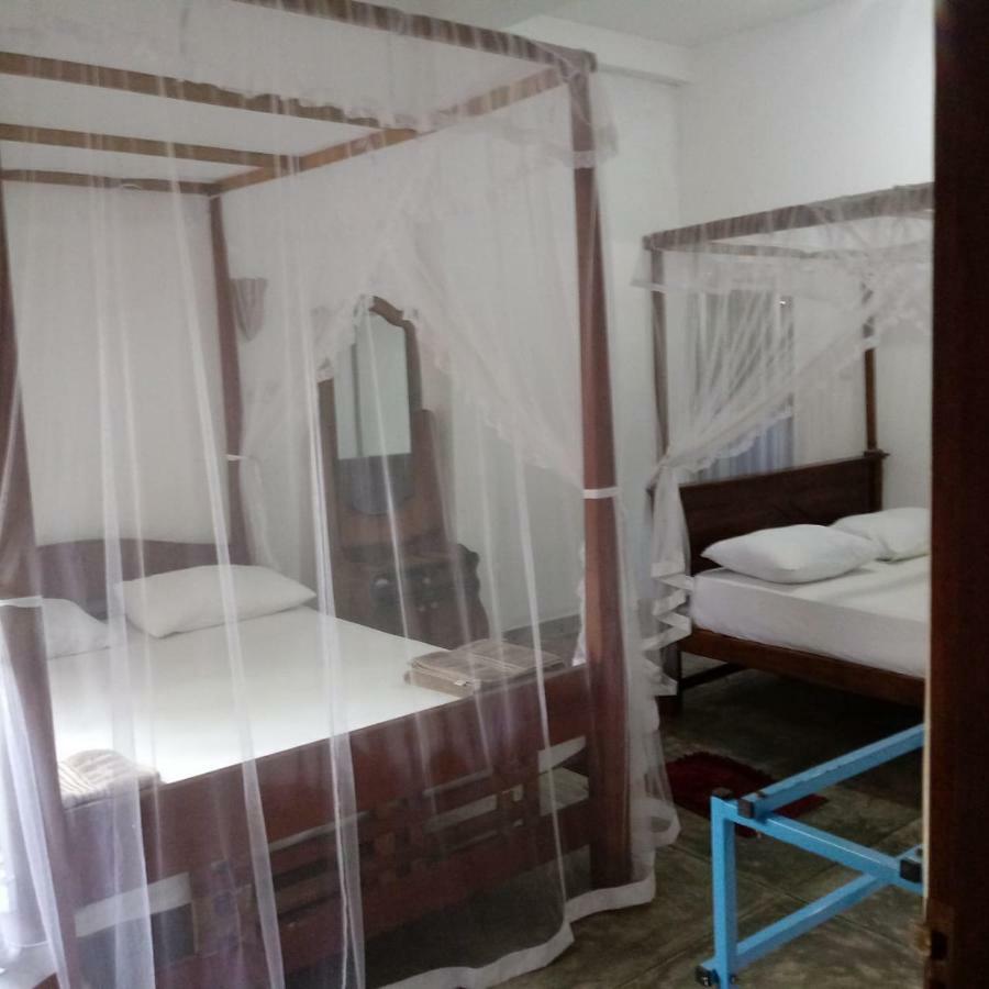 Unawatuna Backpacker Lodge Buitenkant foto