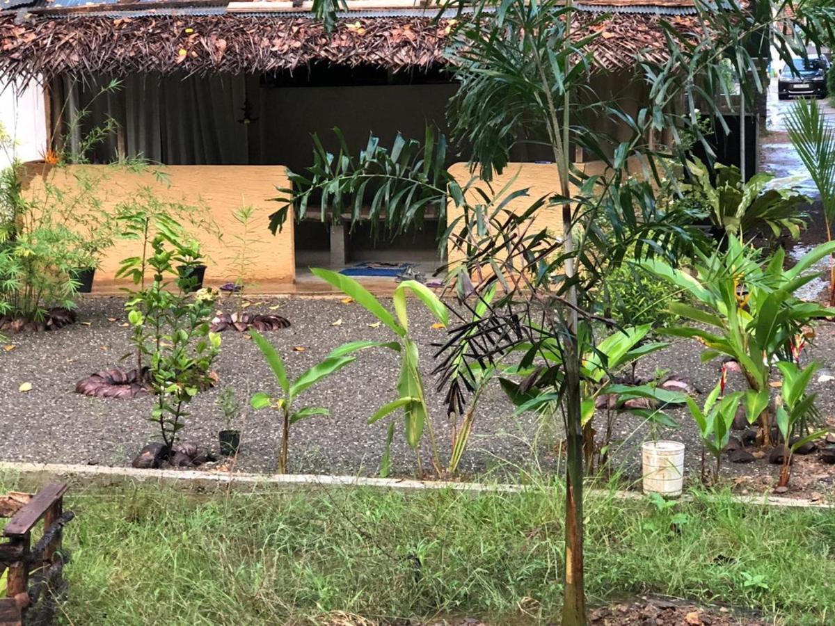 Unawatuna Backpacker Lodge Buitenkant foto